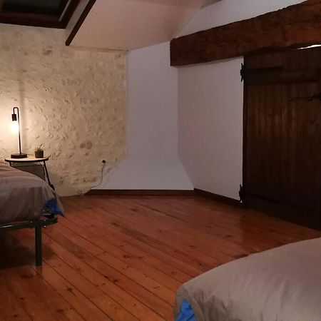 Maison Charentaise A La Campagne Becheresse Extérieur photo