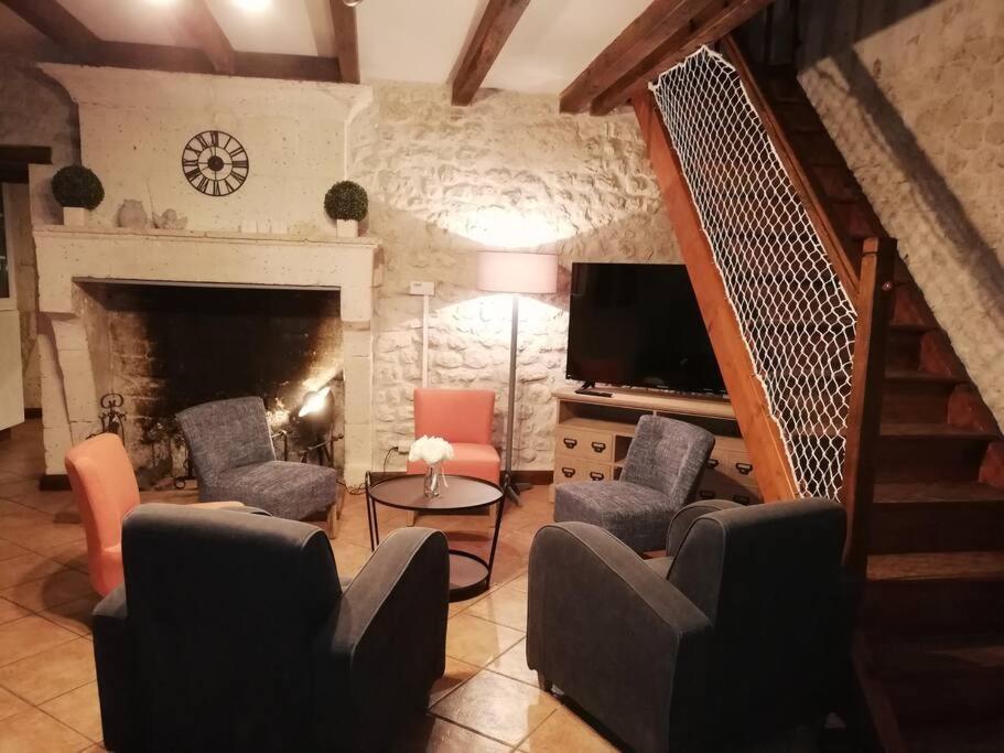 Maison Charentaise A La Campagne Becheresse Extérieur photo