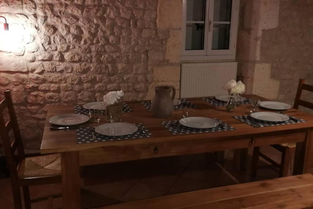 Maison Charentaise A La Campagne Becheresse Extérieur photo