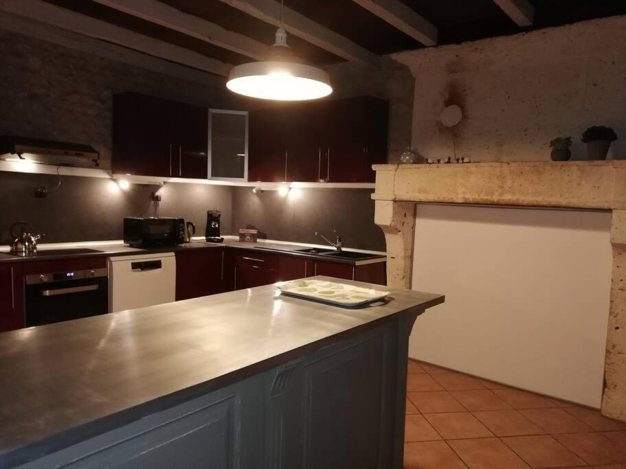 Maison Charentaise A La Campagne Becheresse Extérieur photo